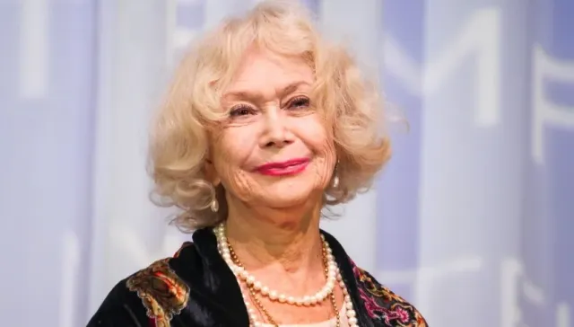Светлана Немоляева решилась на откровение после 65 лет службы в театре