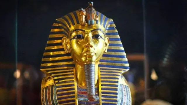 Учеными найдены доказательства внеземного происхождения кулона Тутанхамона