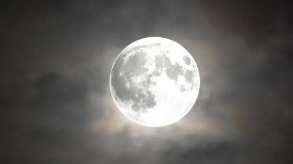 Стало известно, почему люди видят лица в случайных объектах Стало известно, почему люди видят лица в случайных объектах