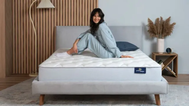 Горячая новость | Россиянам рассказали, как выбрать матрас при остеохондрозе и сколиозе