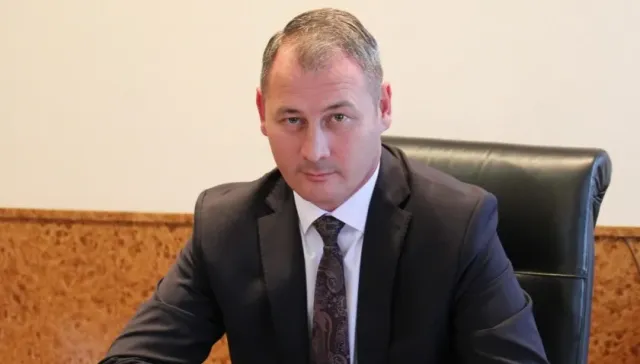 Глава администрации Читы Александр Сапожников ушел в отставку и отправился в зону СВО