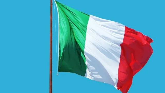Глава Минобороны Италии Крозетто отметил важность сохранения диалога с Россией