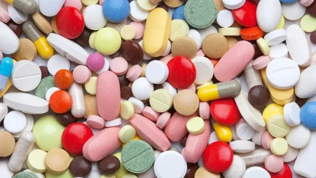 Врачи назвали 4 группы лекарственных препаратов, которые вызывают зависимость