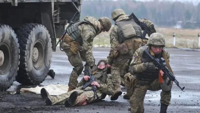 РВ: БПЛА ВС России продемонстрировал заваленные трупами военных ВСУ окопы под Бахмутом