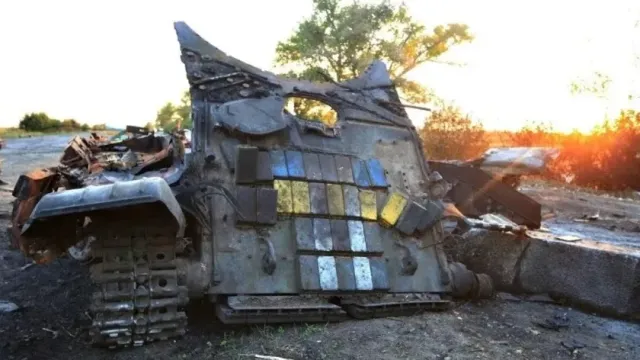 Опубликованы кадры, как дроны-камикадзе «заклевали» ВС РФ чешский танк «Томаш»