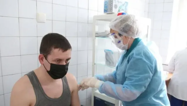 Медики обнаружили большое число патологий у жителей Станично-Луганского района