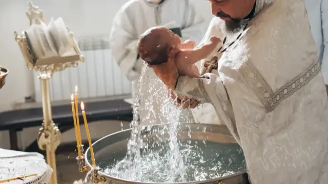 Священник Савченко заявил, что нельзя крестить православных детей в католических церквях