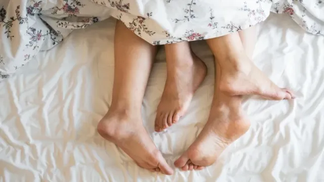 Journal of Sleep Research: оргазм после секса с партнёром помогает быстрее уснуть