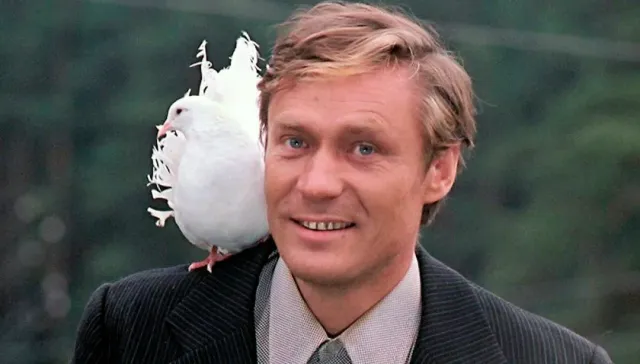 Злополучный галстук: Михайлов мог погибнуть во время съемок фильма "Любовь и голуби"