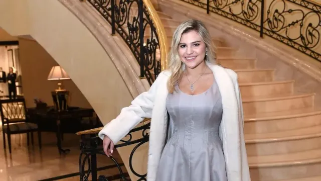 24-летняя внучка Михаила Боярского сняла новогоднее видео в откровенном платье