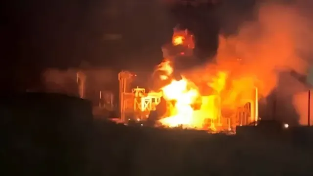 На Кубани украинский БПЛА повредил газовую установку при атаке на завод (видео)