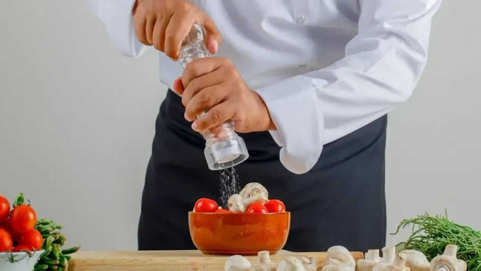 Россиянам объяснили, как потребление соли влияет на память