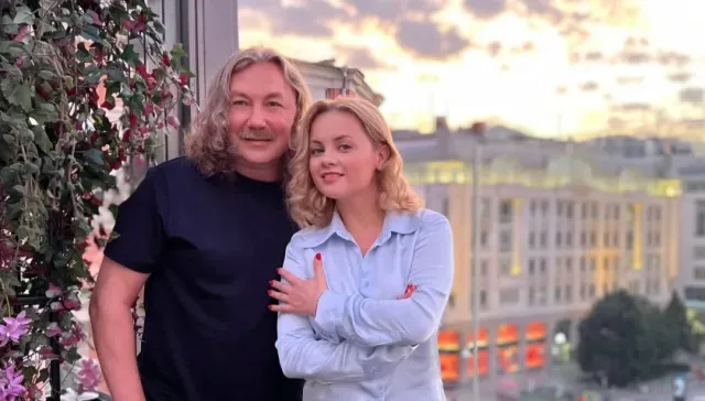 После слухов о разводе в Сети появилось видео с Игорем Николаевым