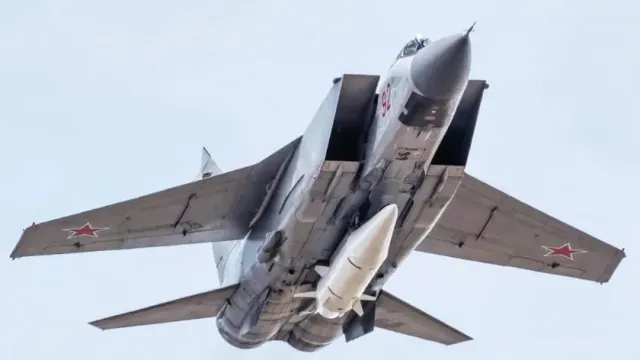 RG.ru: Эксперты проинформировали, можно ли сбить гиперзвуковую ракету "Кинжал" ВС России