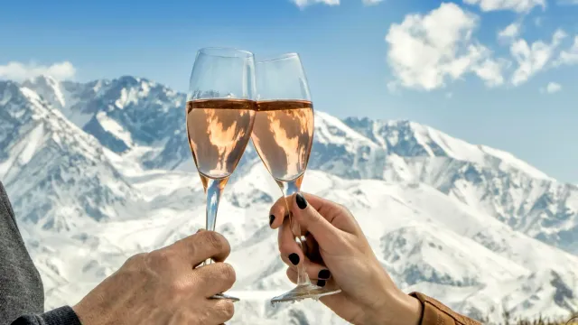 Горячая новость | Врач объяснила, почему алкоголь нельзя пить зимой на улице