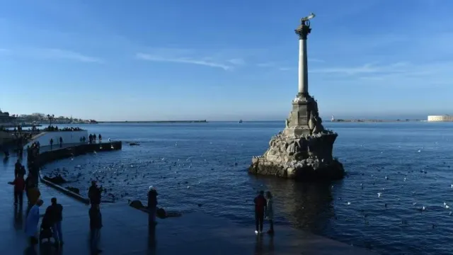 Черное море «задымилось» у побережья Севастополя