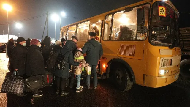 Власти Украины объявили принудительную эвакуацию детей с территории ДНР