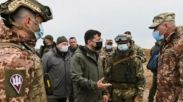 МК: Военные разведки Украины проинформировали Зеленского о возможных действиях армии ВС РФ