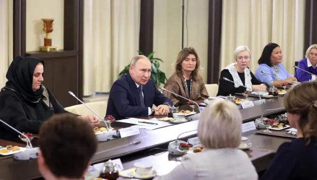 Путин встретился с матерями военнослужащих, участвующих в СВО