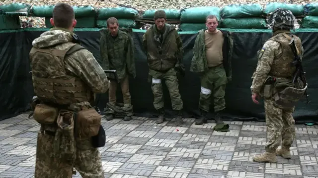 В Сети опубликованы кадры с казнью военнослужащего ВСУ в зоне СВО на Украине