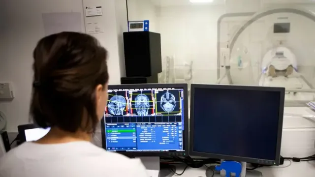 В Британии создали новое устройство для диагностики болезни Альцгеймера