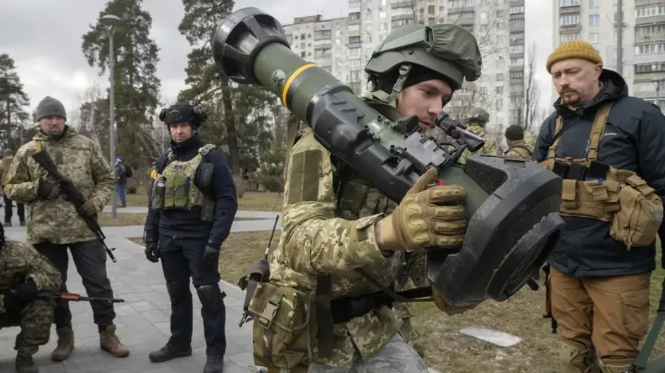 Подоляк признал, что Румыния оказывает Киеву значительную военную помощь