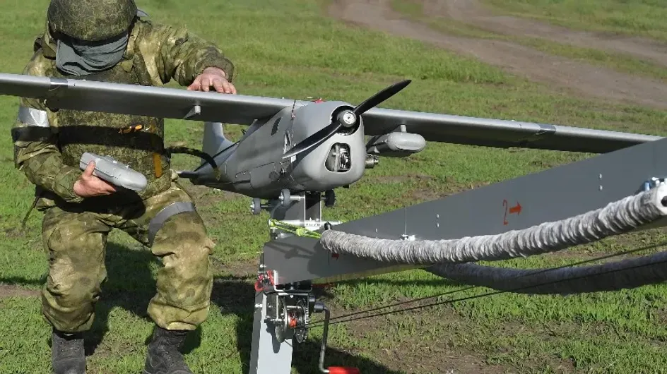 РВ: Ударные FPV-дроны ВС РФ массово атакуют Bradley и Leopard на Запорожском направлении