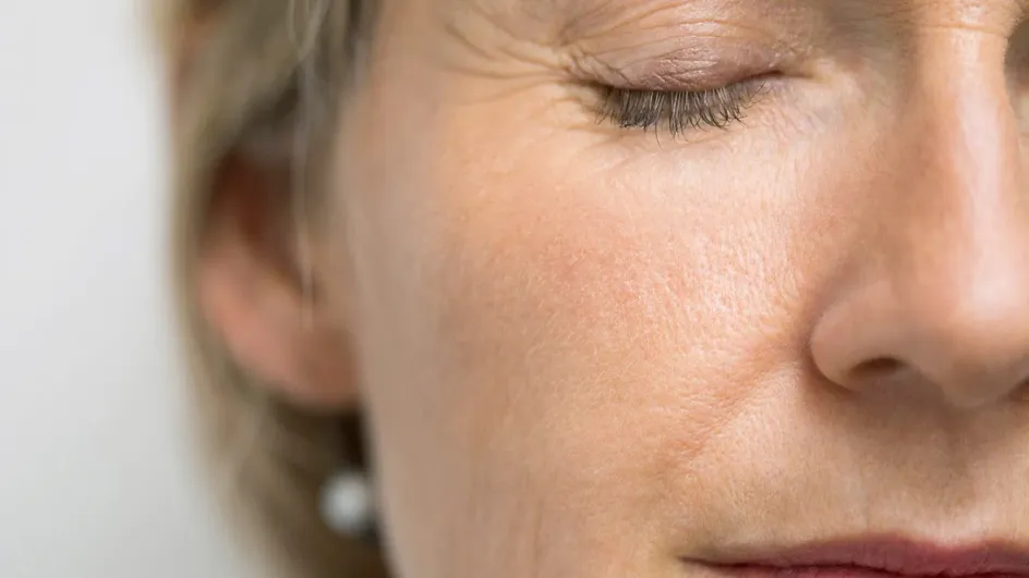 Россиянкам рассказали, как ухаживать за кожей после 50 лет зимой