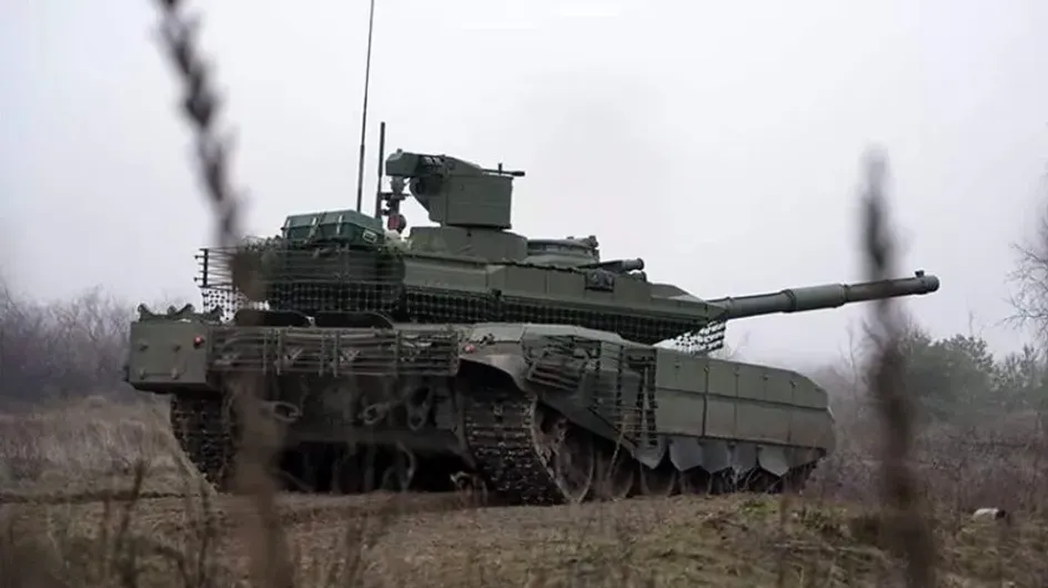 Танк Т-90М ВС РФ выдержал обстрел сразу двух БМП Bradley США под Авдеевкой