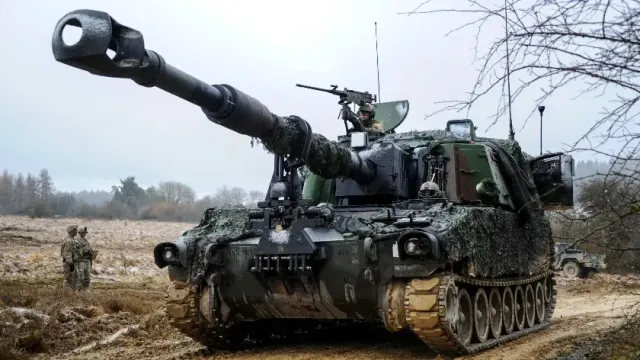 ВСУ продолжают готовить к прорыву немецкие танки Leopard и американские САУ Paladin