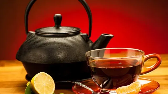 Американский диетолог перечислил риски для здоровья, связанные с употреблением чёрного чая