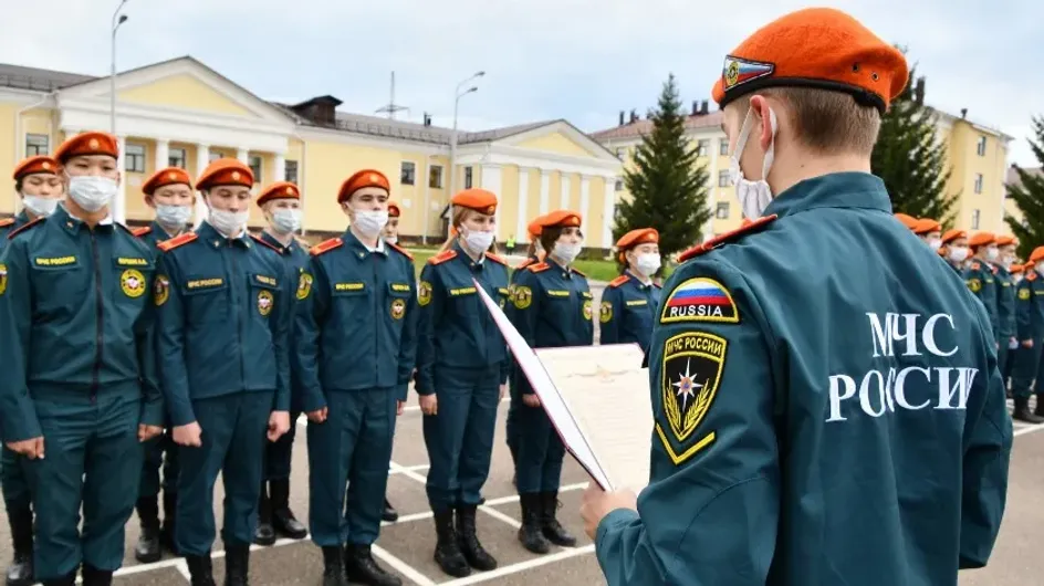 Хулиган из Колпино открыл стрельбу по сотруднику МЧС, но в итоге сам оказался в больнице