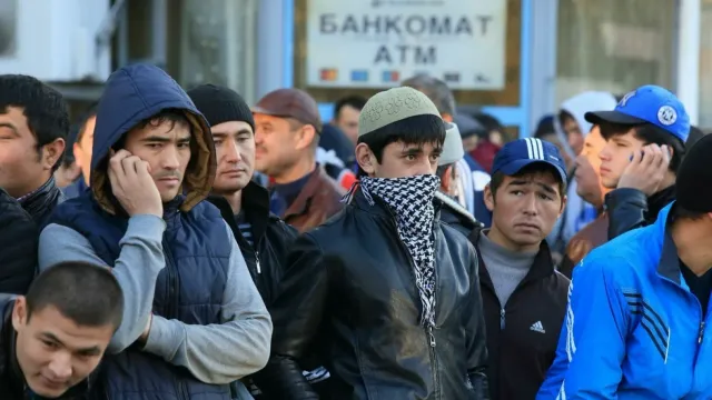 В июле в России введут меры против мошенников и ограничения для мигрантов