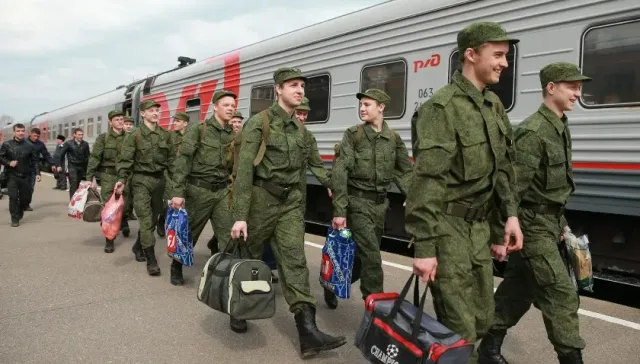 Военком Хлыстов сообщил, что мобилизованные свердловчане будут получать от 35 до 180 тысяч