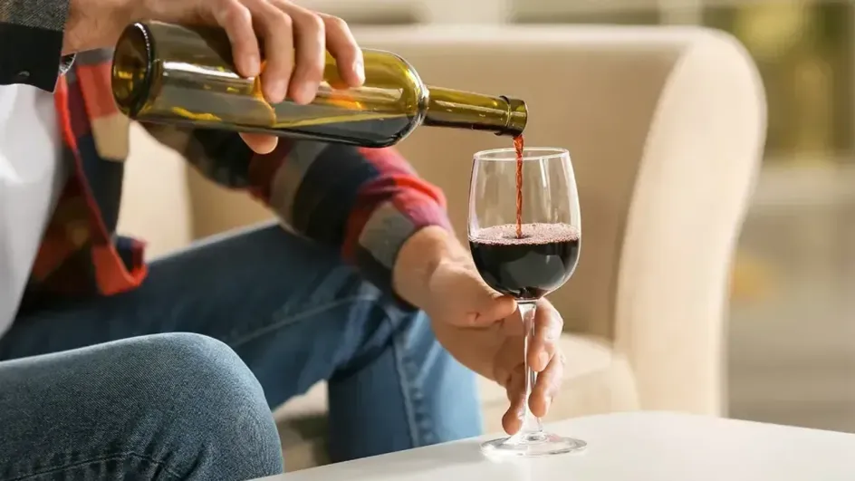 Ученый прокомментировал данные о пользе вина при умеренном употреблении