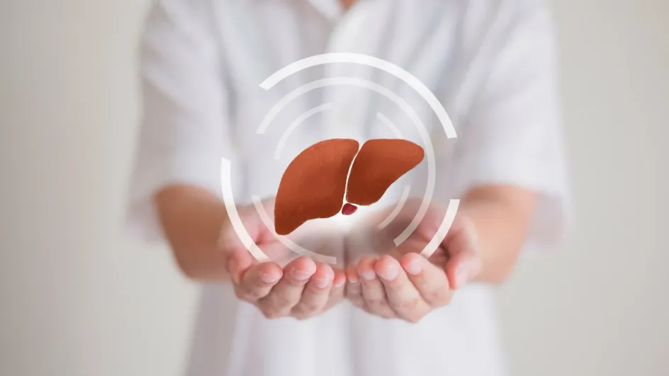 Россиянам назвали скрытые признаки перегрузки печени