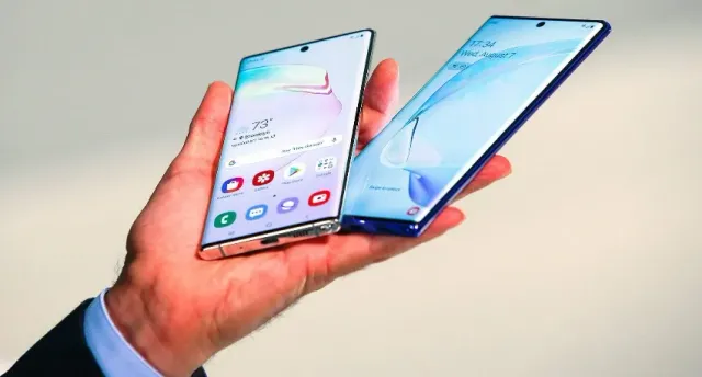 Владельцев Samsung призвали срочно обновить свои смартфоны из-за угрозы взлома
