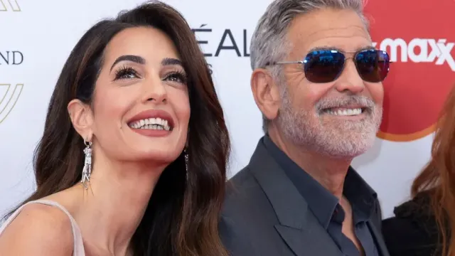 Артист Голливуда Джордж Клуни вышел в свет с ослепительно красивой женой Амаль