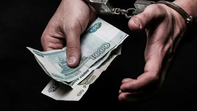 Главу МП Волгоградской области задержали за взятку в 108 000 руб