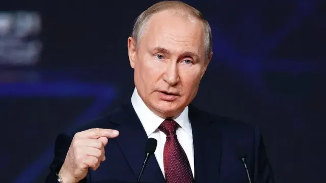 МК: Путин поручил Минобороны РФ доложить об обеспечении вооружением в зоне СВО