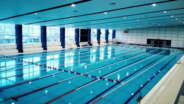 В Нижневартовске 14-летний ребенок впал в кому после занятий в бассейне