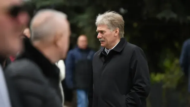 В Сети появилось видео разговора Пескова и Пугачевой на похоронах Юдашкина