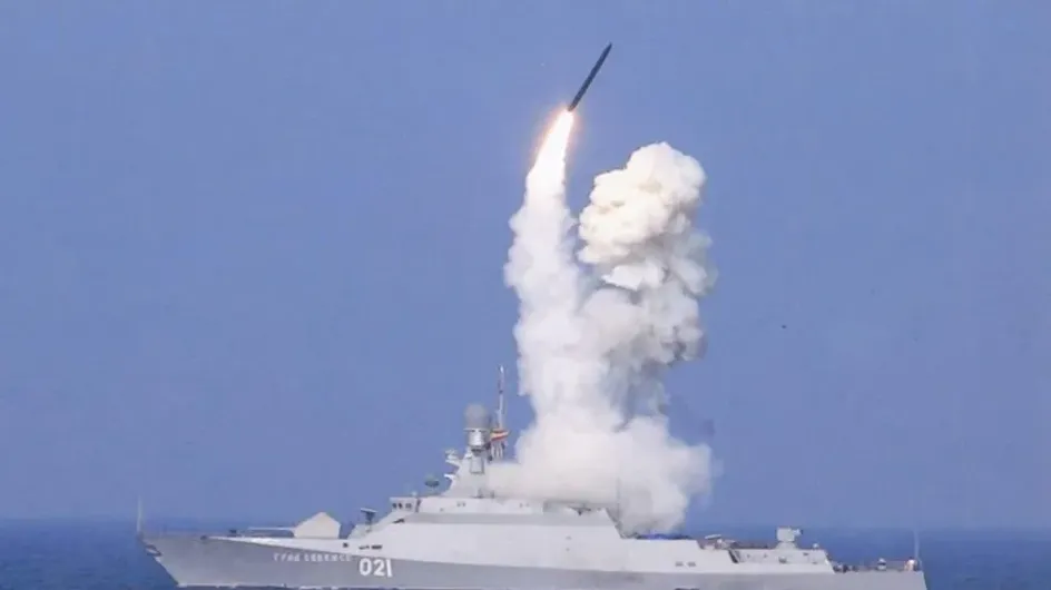 МК: Российские гиперзвуковые ракеты "Калибр" ювелирно разрушили порт Одессы