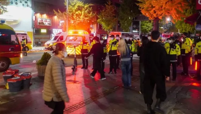 Посольство РФ сообщило о четырех погибших россиянках при давке в Сеуле