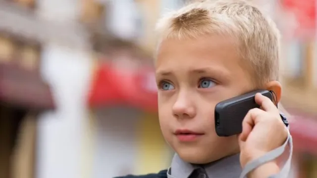 В Нидерландах школьникам запретили использовать мобильные телефоны и планшеты в классе