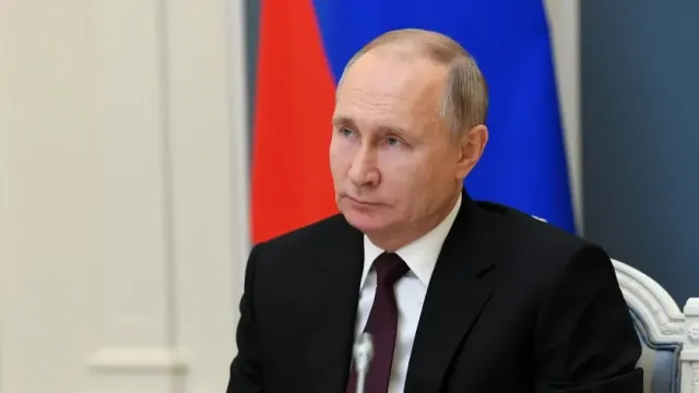 Президент Владимир Путин назвал общество России здоровым и созданным традициями