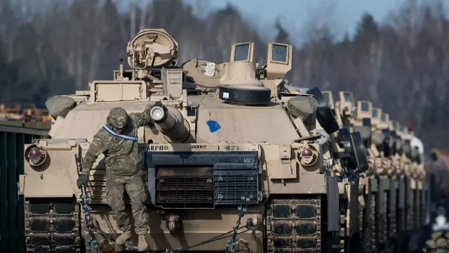 РВ: ВСУ впервые показали состав бронетехники НАТО с танками Leopard и бронемашинами США