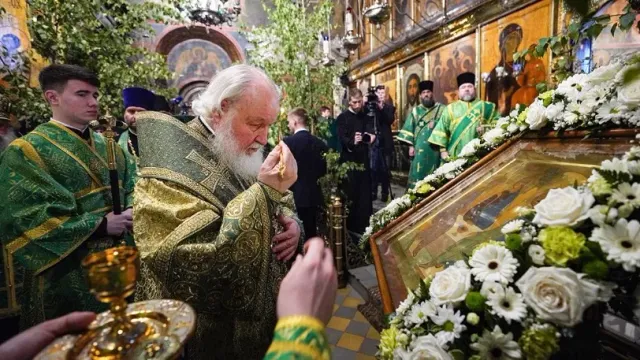 На литургии в храме Христа Спасителя началась давка из-за большого числа прихожан