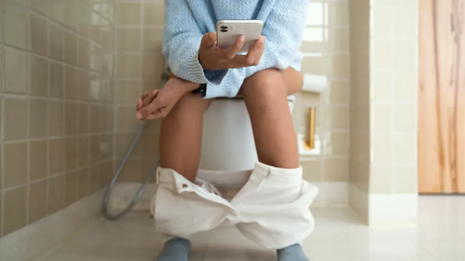 Назван способ обнаружить проблемы со здоровьем по цвету мочи