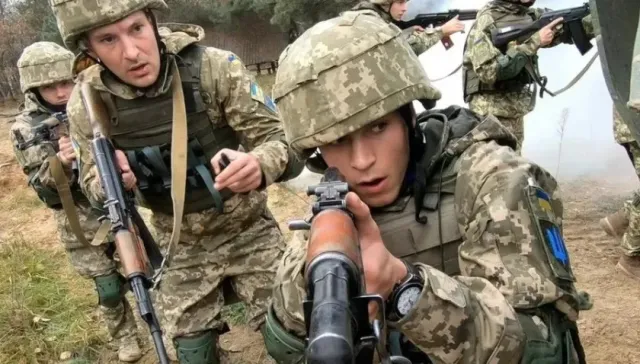 Евросоюз запустил тренировочную миссию для армии Украины